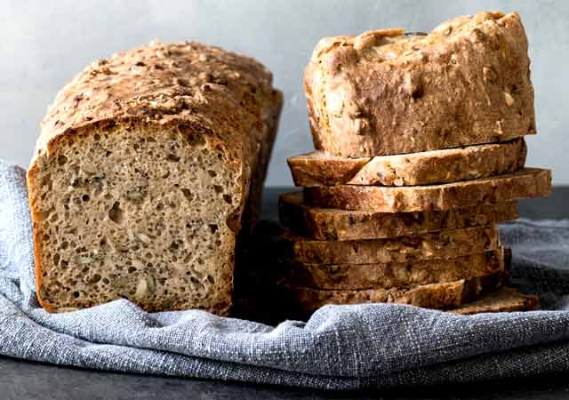 Dinkel-Vollkorn-Gewürzbrot mit Sauerteig