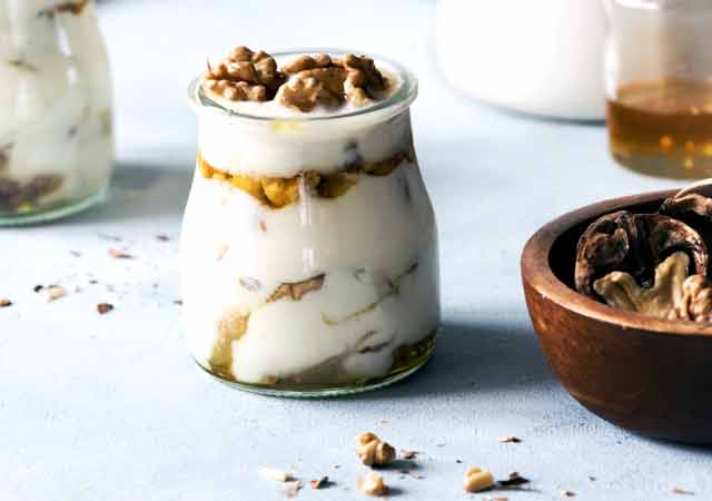 Selbstgemachter Joghurt im Glas