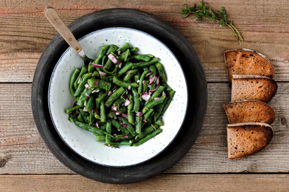 Blitzschneller Bohnensalat mit Röstbrot