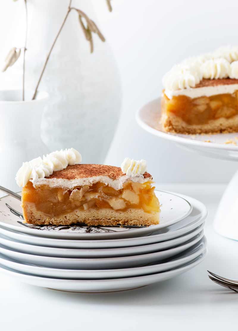Weihnachtliche Apfeltorte mit Lageräpfeln – ein Stück Schweden auf dem Teller