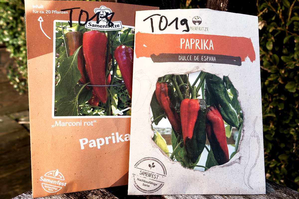 2 Papiertüten als Samenverpackung für Paprika
