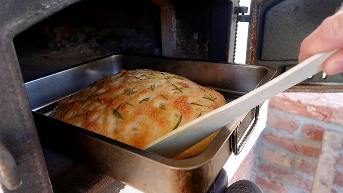 🍞🌿 Focaccia aus dem Holzbackofen | Traditionell | Rezept