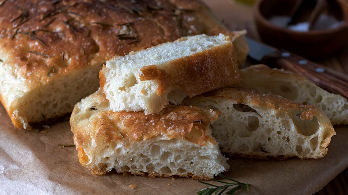 🍞🌿 Focaccia aus dem Holzbackofen | Traditionell | Rezept