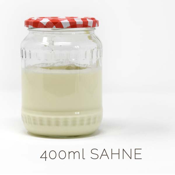 400 ml Sahne in ein Glas füllen für selbstgemachte Butter