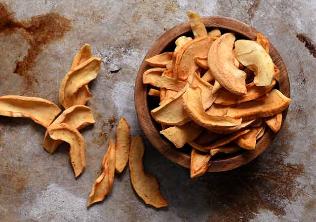 Äpfel trocknen im Ofen, an der Luft oder im Dörrautomaten – einfaches Rezept