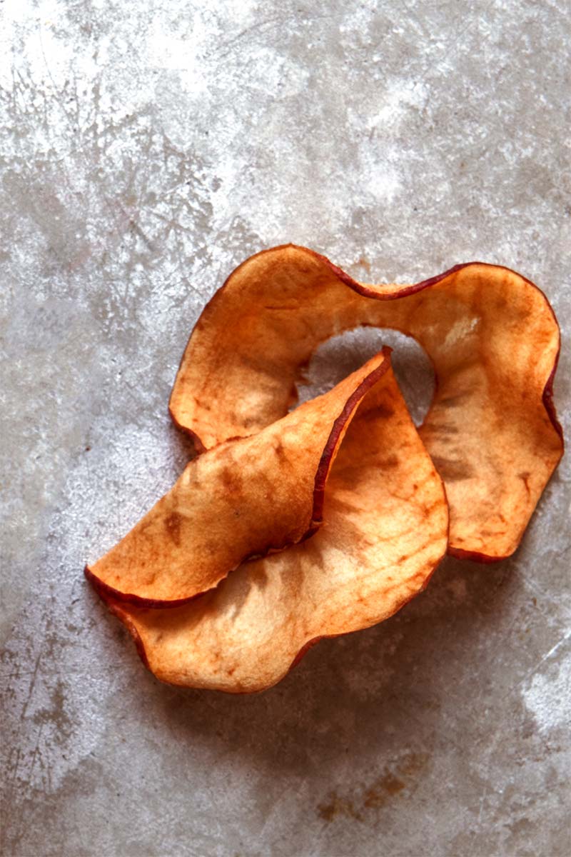 Perfekt getrocknete Apfelringe – leicht, knusprig und natürlich süß, ideal als gesunder Snack für unterwegs