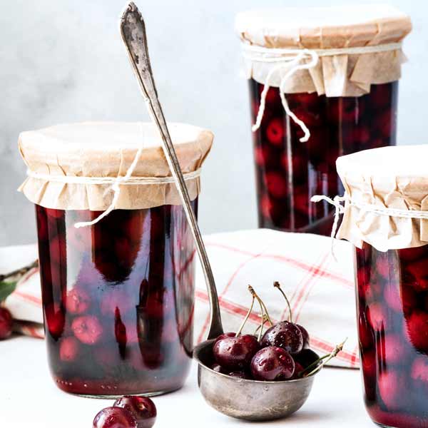 Sauerkirschen im Glas